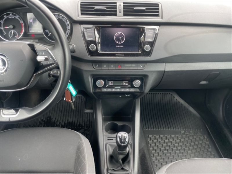Škoda Fabia 1,0 TSI 70 Ambition - fotka 10 z 11