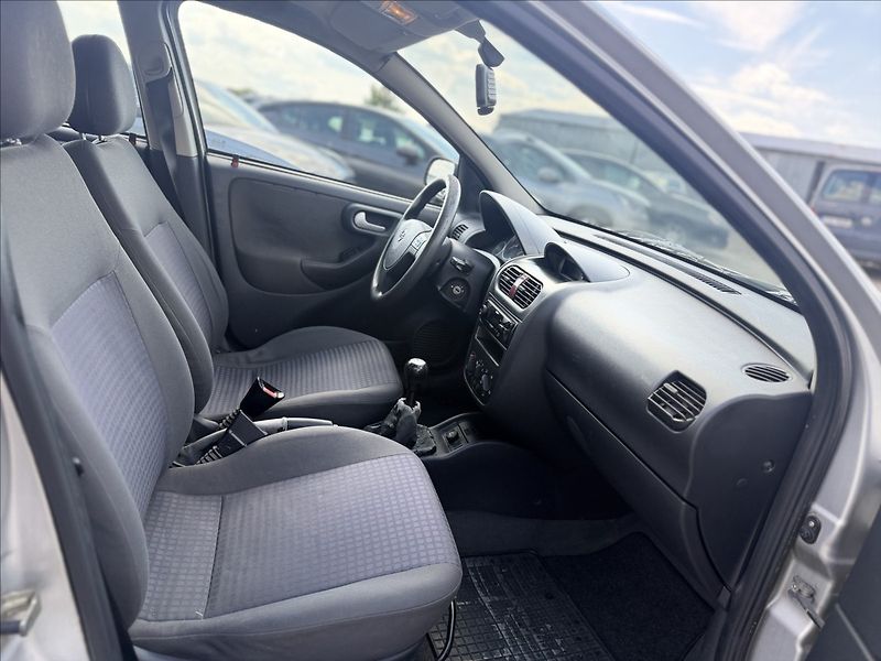 Opel Corsa 1,2 i KLIMA, PO STK - fotka 20 z 22