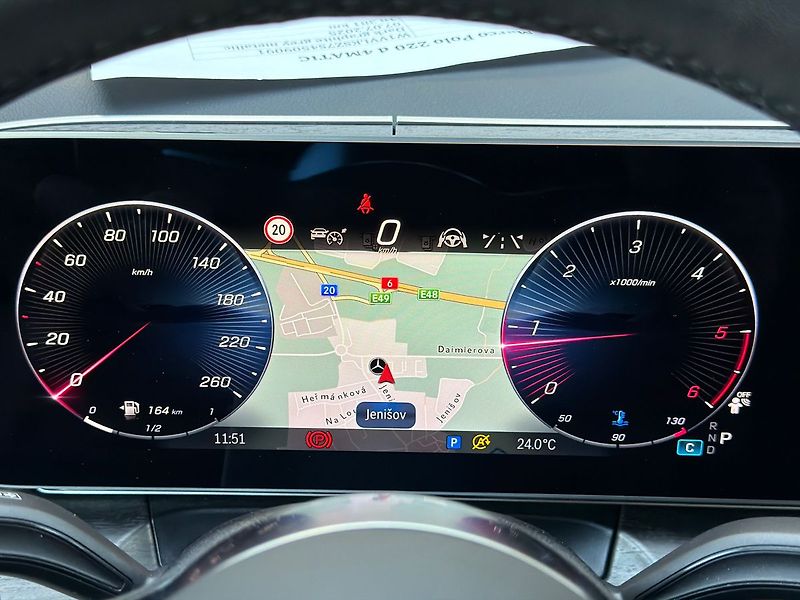 Mercedes-Benz Třídy V V 220 d 4MATIC Marco Polo - fotka 31 z 35