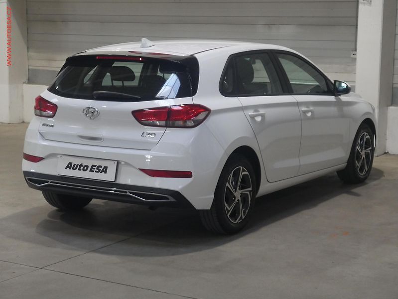 Hyundai i30 (2020) 1.0T-GDi, ČR, AC, temp - fotka 4 z 17