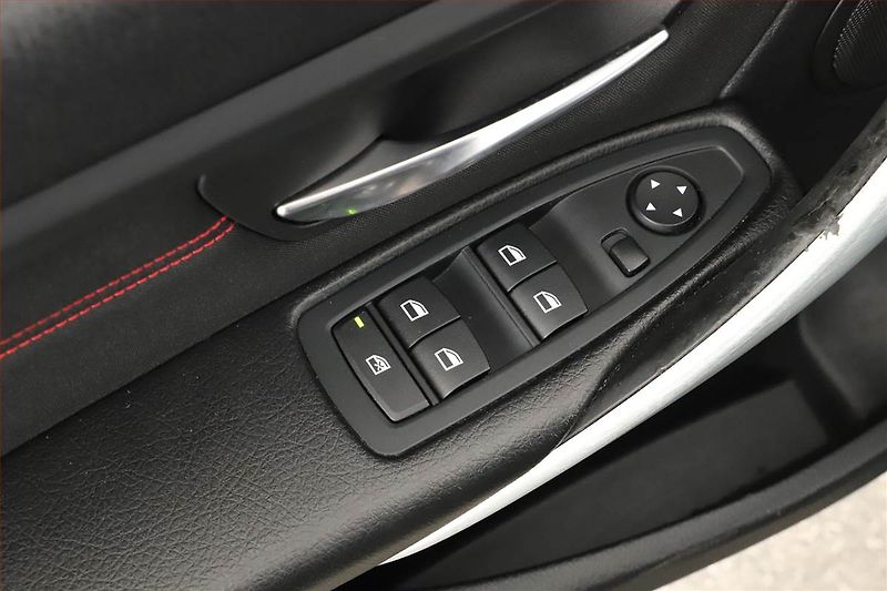 BMW Řada 3 (2013) 320 d xDrive, 4X4, Automat - fotka 9 z 17