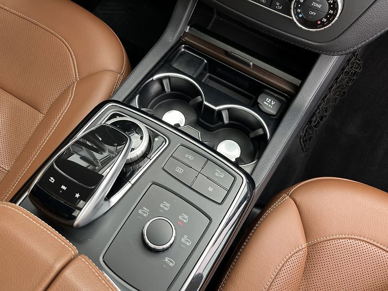 Mercedes-Benz GLS Trída 350 d 4MATIC AMG Line - fotka 18 z 20