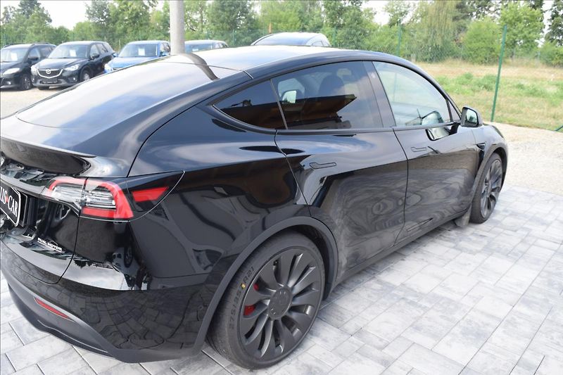 Tesla Model Y 0,0 PERFORMANCE 2XKOLA - fotka 5 z 24