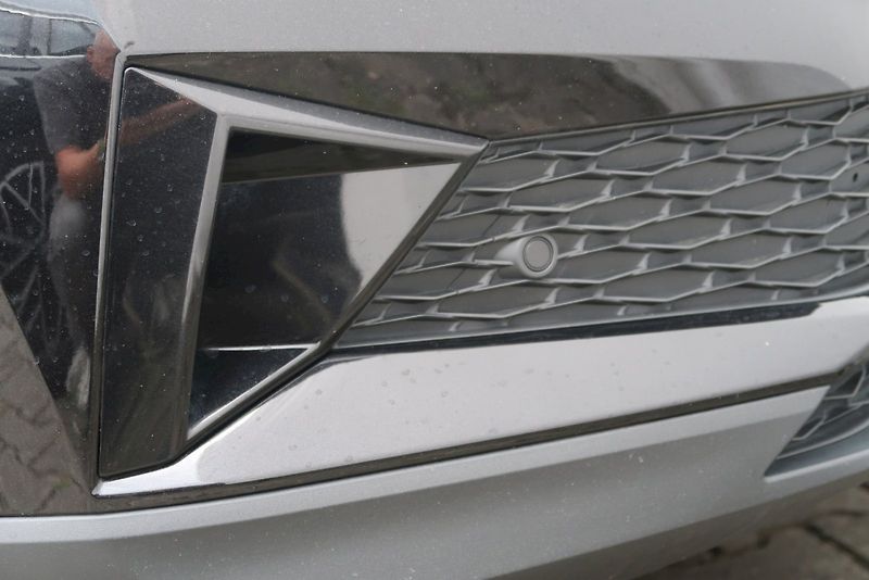 Škoda Karoq (2025) Top Selection 1.5 TSI 110 kW D - fotka 9 z 28