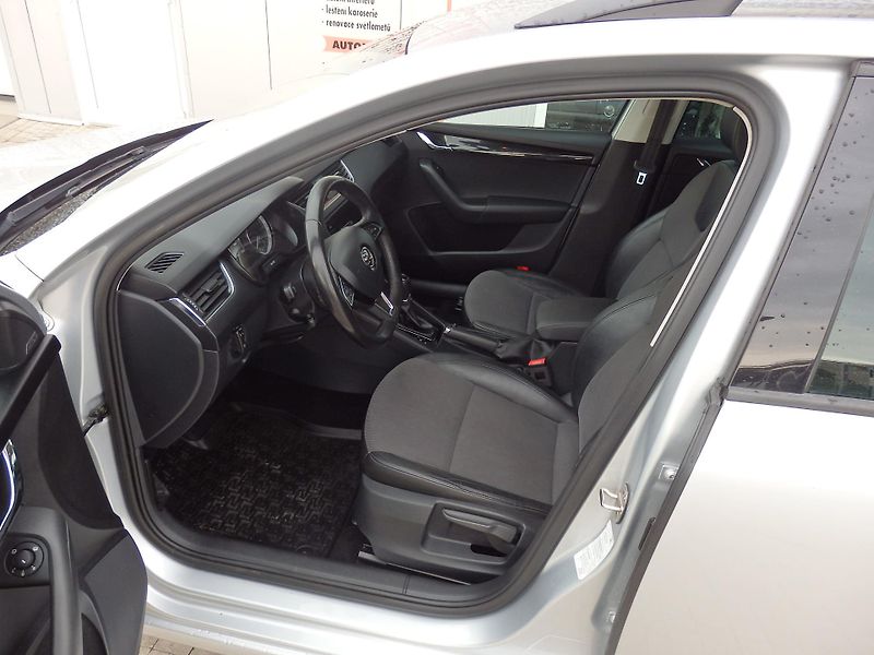 Škoda Octavia 1.6 TDI 85 kW NAVIGACE - fotka 6 z 18