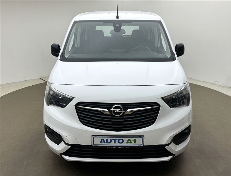 Opel Combo 1,2 81kW VÝHŘEV TAŽNÉ 1MAJ ČR - fotka 2 z 38