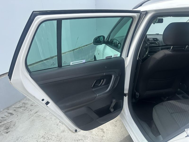 Škoda Fabia (2012) 1.2 TSi 63kW Serv. historie - fotka 7 z 23