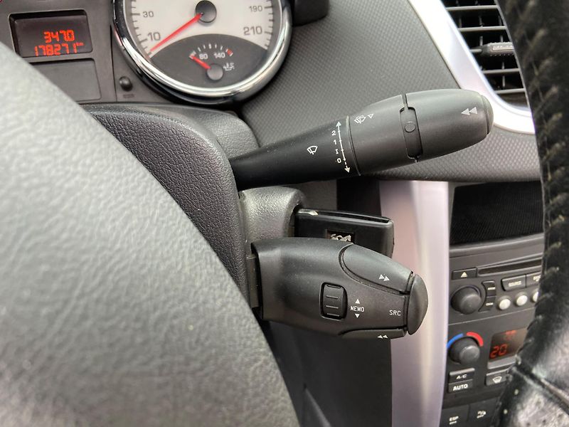 Peugeot 207 (2008) 1.6, 88kW, LPG, Euro 4, Kabrio - fotka 13 z 20