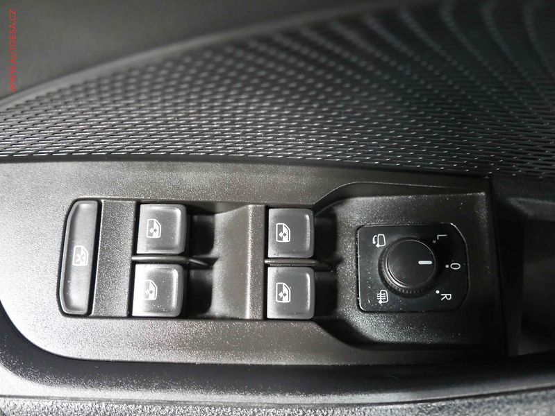 Škoda Octavia (2021) 2.0 TDi, Ambition, DSG, navi - fotka 19 z 21