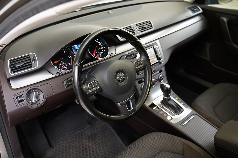 Volkswagen Passat - fotka 13 z 27