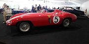 Historické Ferrari na výstavě.