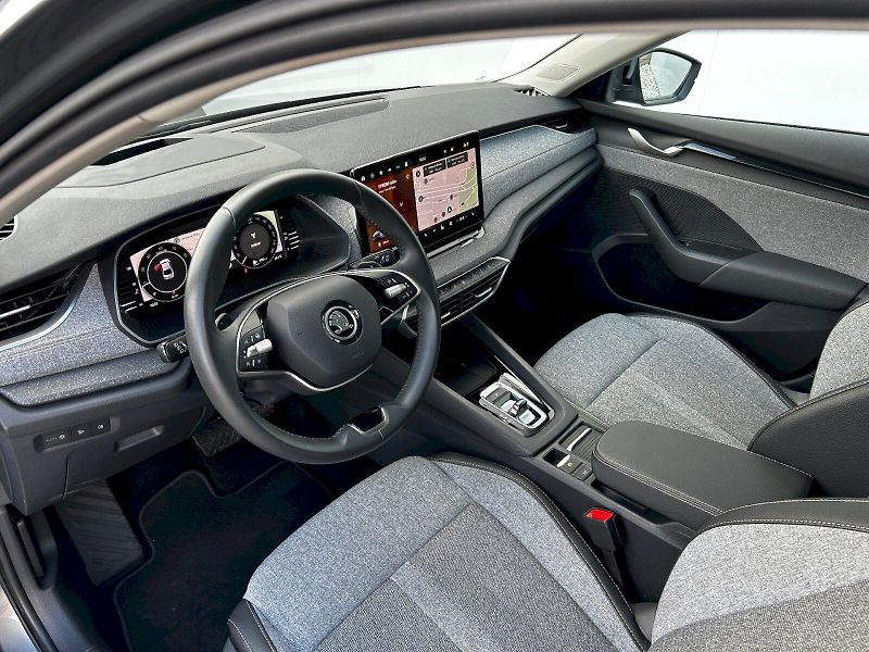 Škoda Octavia (2024) 1.5 TSI 110kW MHEV DSG Top Sel - fotka 25 z 33