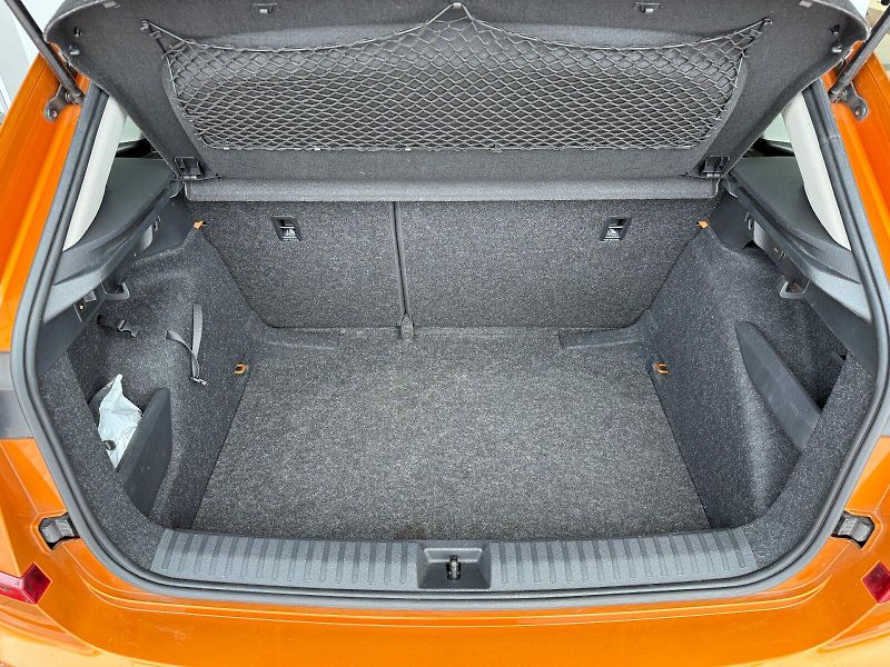 Škoda Kamiq (2024) Selection 1.0 TSI/ 85 kW M6 - fotka 20 z 26