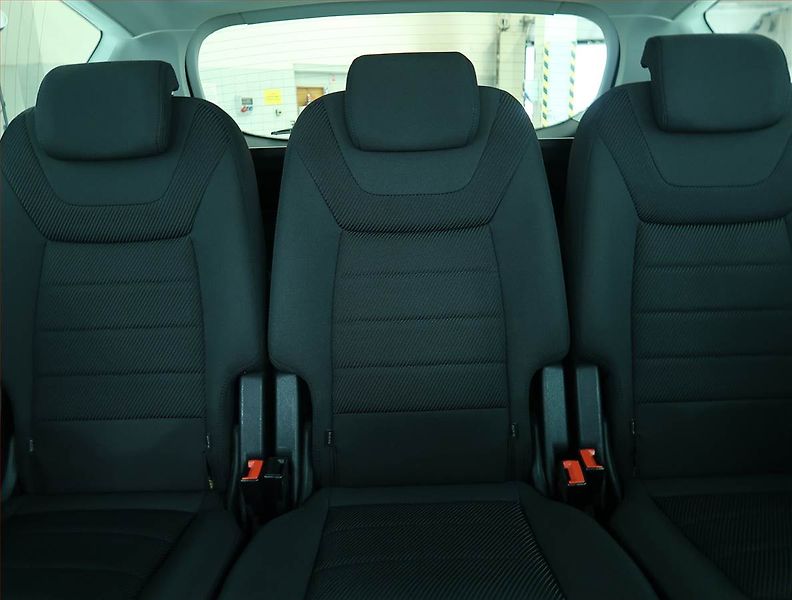 Ford S-MAX (2013) 2.0 TDCi, Navi, Xenony - fotka 10 z 17