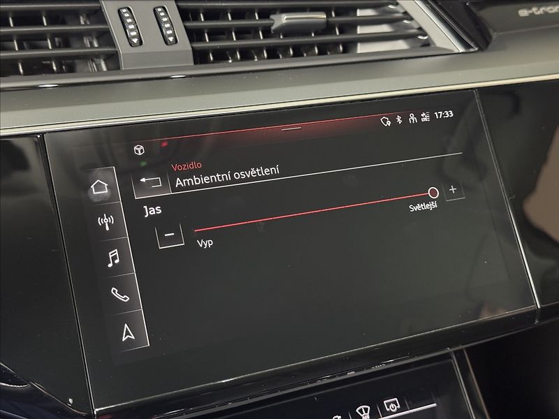 Audi e-tron 300kW S-Line Night Vision - fotka 32 z 48