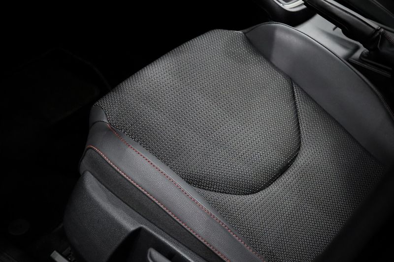 Seat Leon ST 1.4 TSI 92 kW FR - fotka 16 z 35