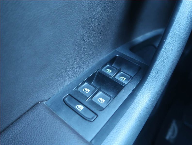 Škoda Octavia (2015) Laurin&Klement 2.0 TDI, 4X4 - fotka 16 z 16