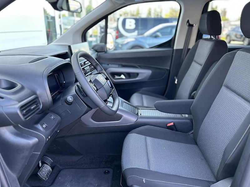 Toyota ProAce City Verso (2026) LONG FAMILY 7S 1,5D AT - fotka 7 z 13