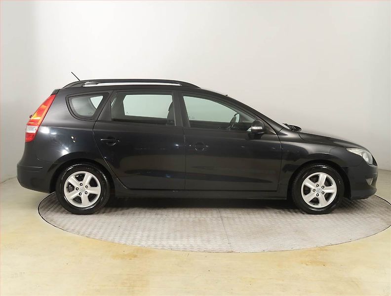 Hyundai i30 (2011) 1.4 CVVT, po STK, levný provoz - fotka 6 z 18
