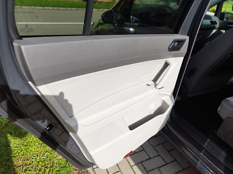 Volkswagen Touran 1,6 TDI  - fotka 22 z 29