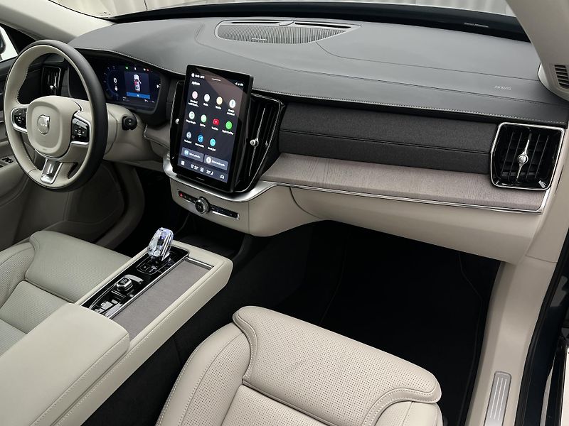Volvo XC90 B5 AWD BRIGHT PLUS 7 MÍST - fotka 24 z 47