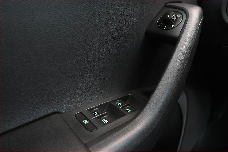 Škoda Octavia (2015) Ambition 1.6 TDI, Automat - fotka 16 z 16