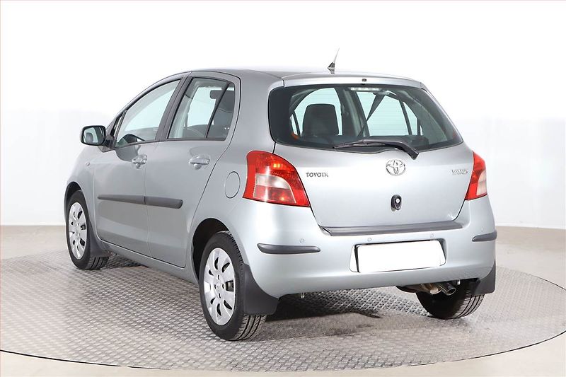 Toyota Yaris (2007) 1.3 VVT-i, Automat - fotka 4 z 17