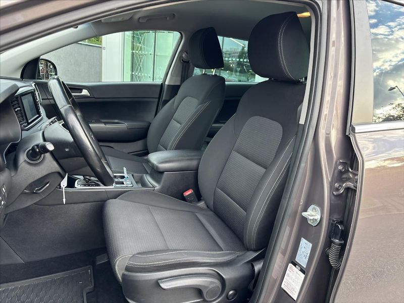 Kia Sportage 1,6 i AT 4x4 TOP ZÁRUKA TAŽNÉ - fotka 10 z 39