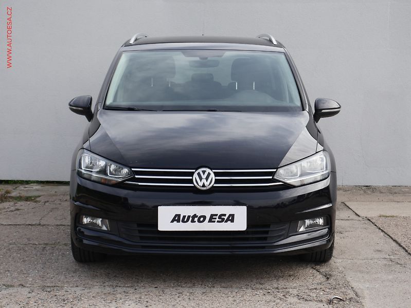 Volkswagen Touran (2016) 2.0 TDi, DSG, STK9/27 - fotka 2 z 15