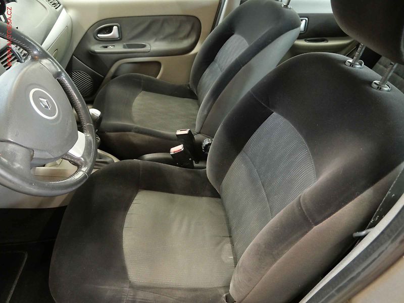 Renault Thalia (2010) 1.2i, ČR, Klima - fotka 10 z 17