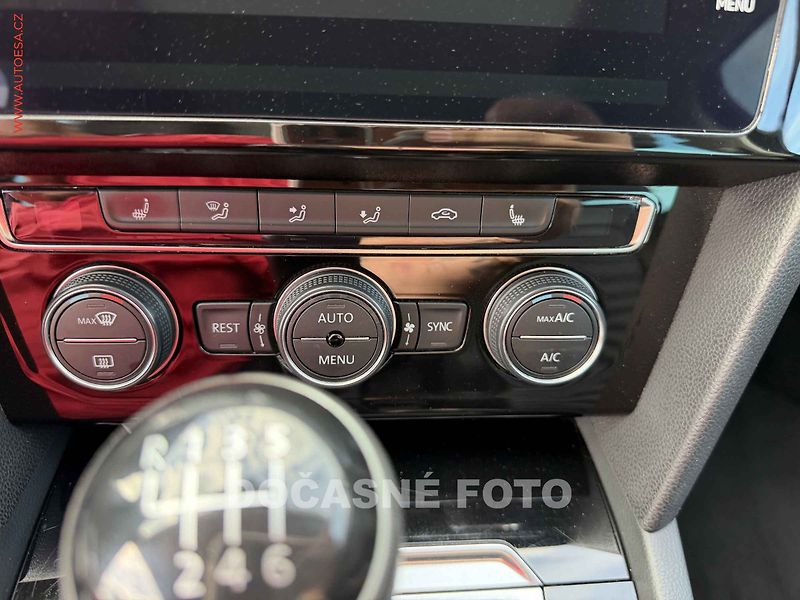 Volkswagen Passat (2018) 2.0TDi, ČR, Highline - fotka 14 z 19