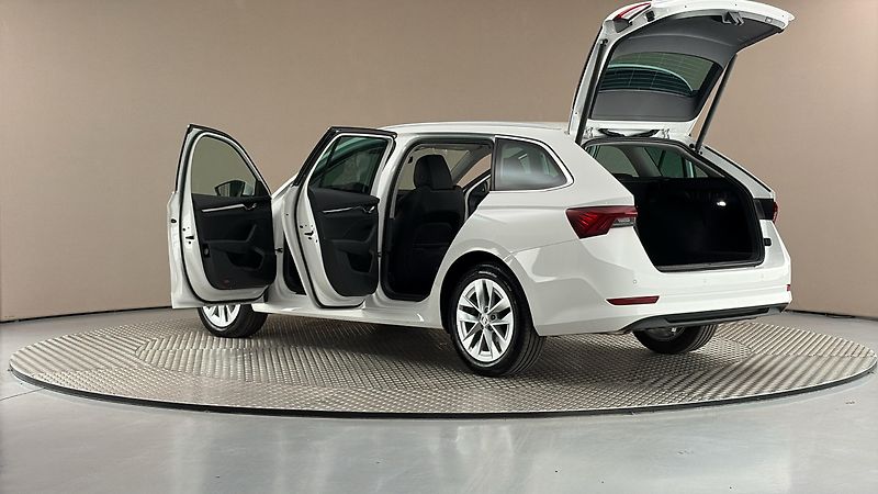 Škoda Octavia 2.0 TDI Style Combi - fotka 7 z 26