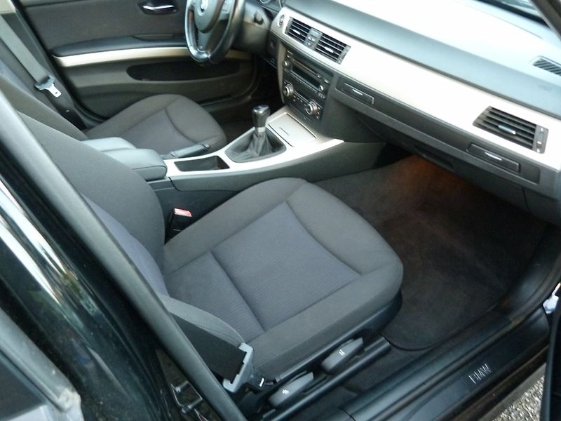 BMW Řada 3 2.0 I  105 kw - fotka 11 z 23