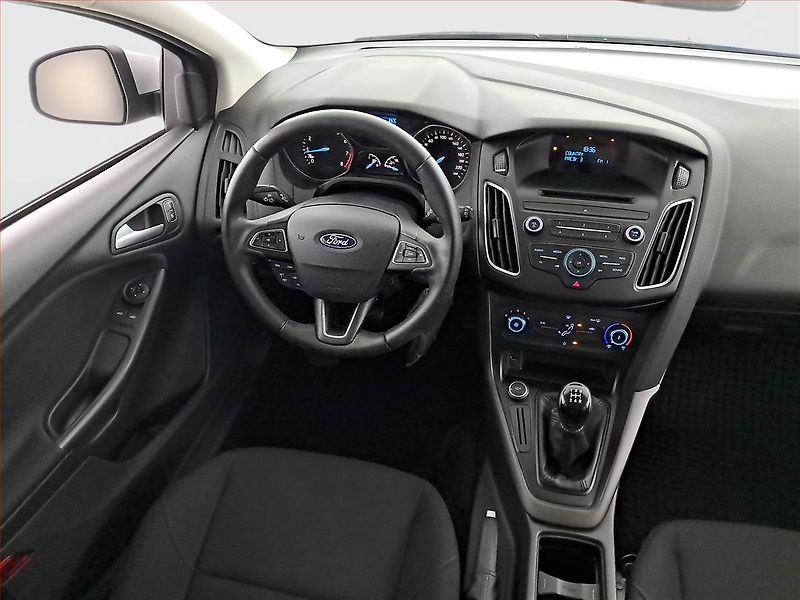 Ford Focus (2017) 1.6 i, Tempomat - fotka 7 z 15