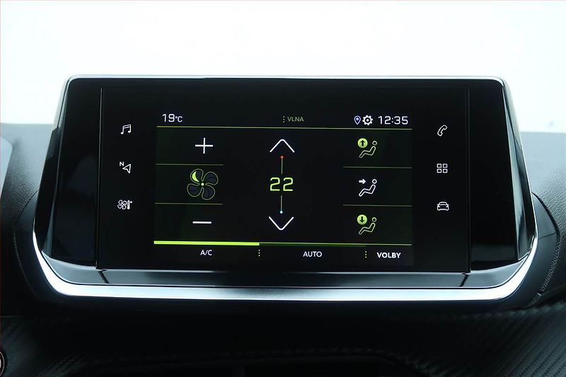 Peugeot 2008 (2020) Allure 1.2 PureTech, Automat - fotka 17 z 25