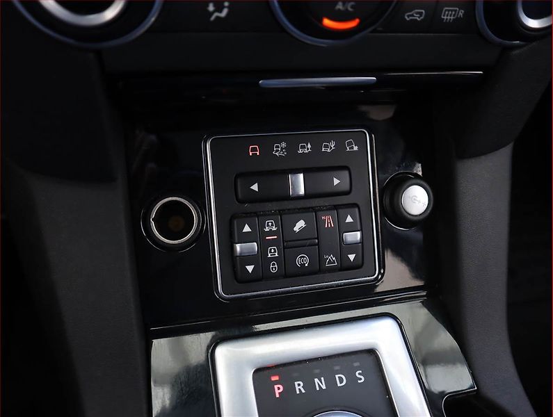 Land Rover Discovery (2016) 3.0 TDV6, 4X4, Automat - fotka 19 z 20