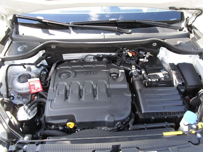 Seat Ateca 1,6TDI-85KW-NOVÁ STK - fotka 21 z 22