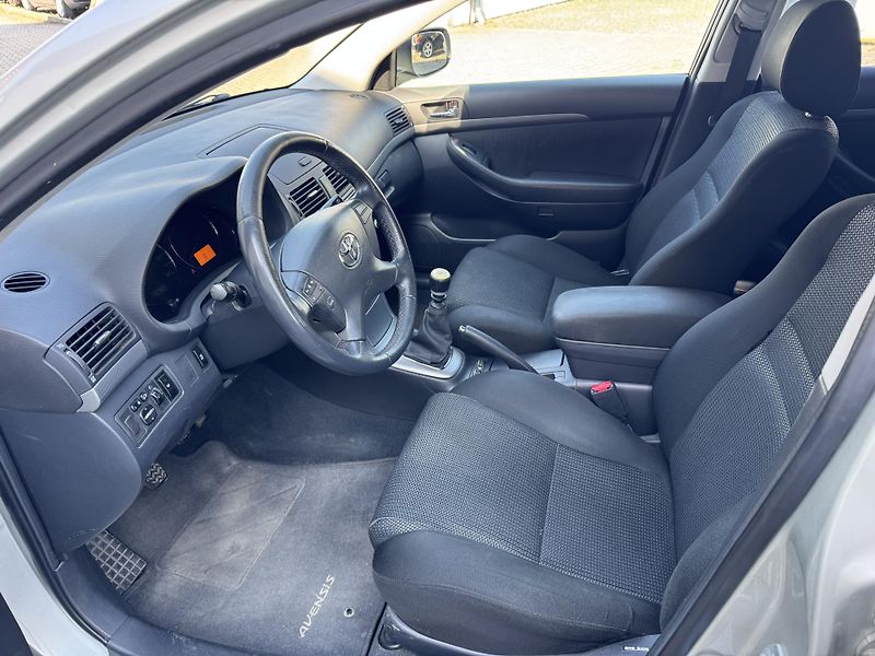 Toyota Avensis 2,0D-4D, ČR, 2.MAJ. - fotka 6 z 15