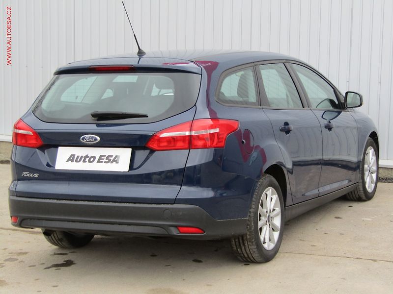 Ford Focus (2015) 1.5 TDCi, 2.maj,ČR, AC - fotka 4 z 14