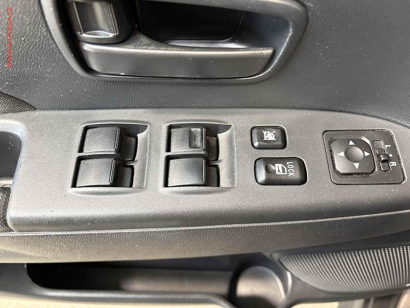 Mitsubishi ASX (2015) 1.6 MIVEC, AC, STK3/28 - fotka 12 z 13