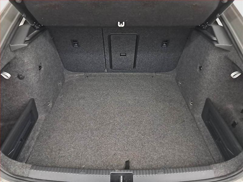 Škoda Octavia (2014) 1.6 TDI, Tempomat - fotka 13 z 19