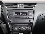 Škoda Octavia (2013) 1.6 TDI, Serv.kniha, Tempomat - náhled 12