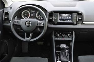 U některých automobilů lze páčkou směrovek po vypnutí zapalování rozsvítit parkovací světla pouze na zvolené straně vozu.