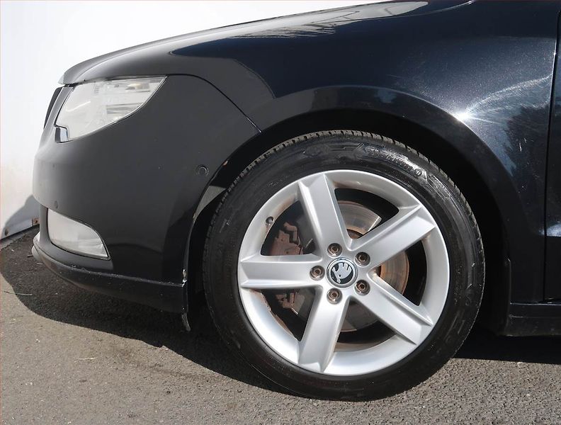 Škoda Superb (2012) Ambition 2.0 TDI, Serv.kniha - fotka 15 z 28