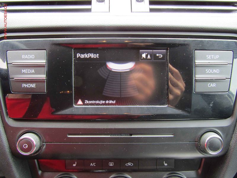 Škoda Octavia (2016) 1.6 TDi, ČR, Ambition - fotka 12 z 16