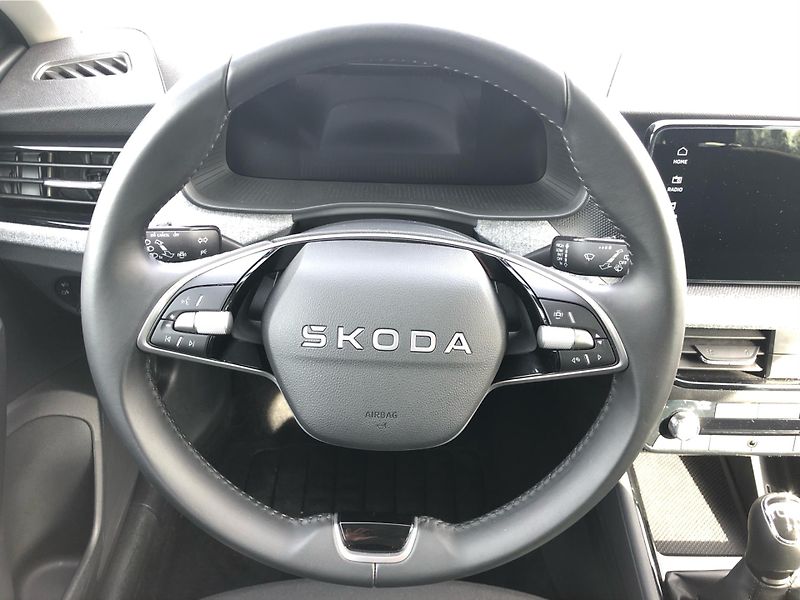 Škoda Scala 1.0 TSi SELECTION - fotka 17 z 30