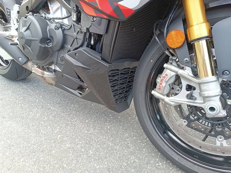 Aprilia Tuono V4 1100 Factory (2026) Shakedown Indigo (sleva 50.0 - fotka 10 z 24