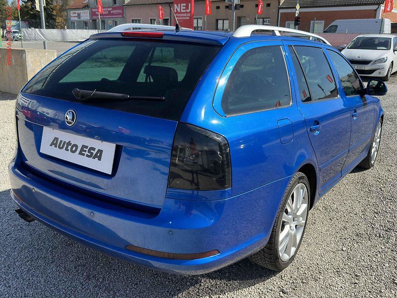 Škoda Octavia (2010) 2.0TDi, DSG, xenon - fotka 4 z 17