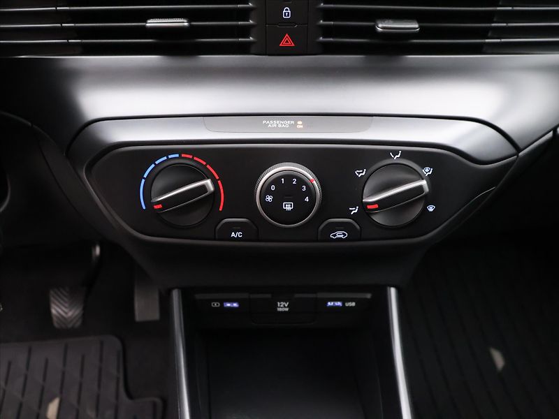 Hyundai Bayon 1,2 i 62kW Comfort CZ - fotka 22 z 32