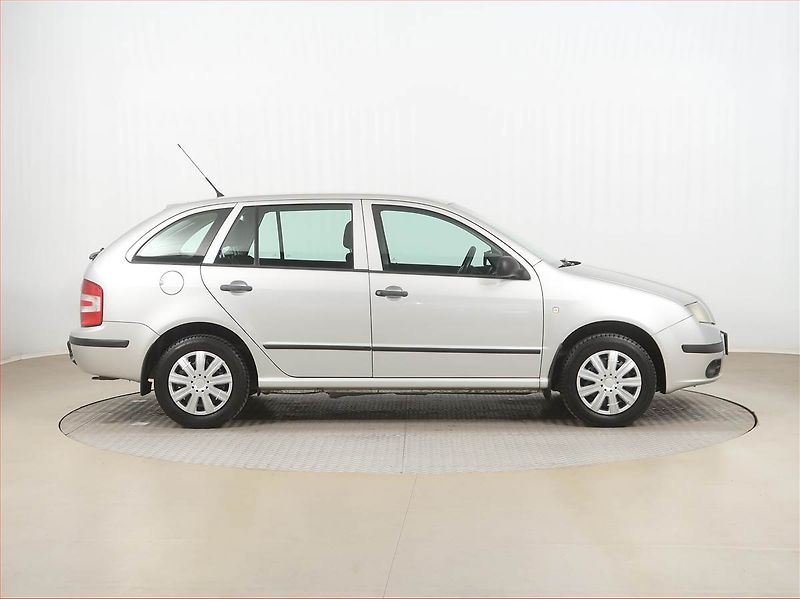 Škoda Fabia (2005) 1.2 12V, nová STK - fotka 6 z 12